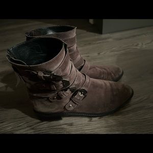 Stuart Weitzman Jitterbug Booties